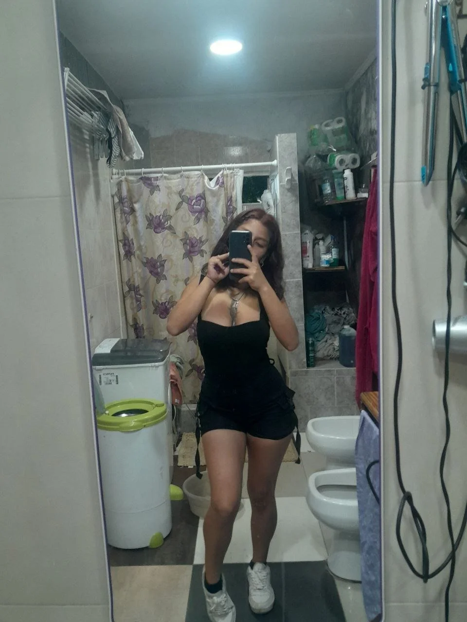 Novinha favelada foi vazada, putinha safada gosta de mostrar os peitos agr caiu na net image 7