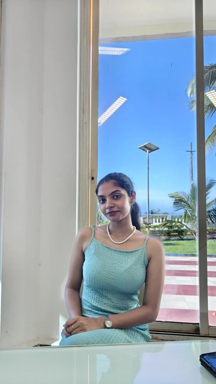 583 - Cute South Indian girl image 2