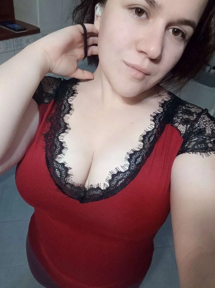 Sub white MILF with big tits image 5