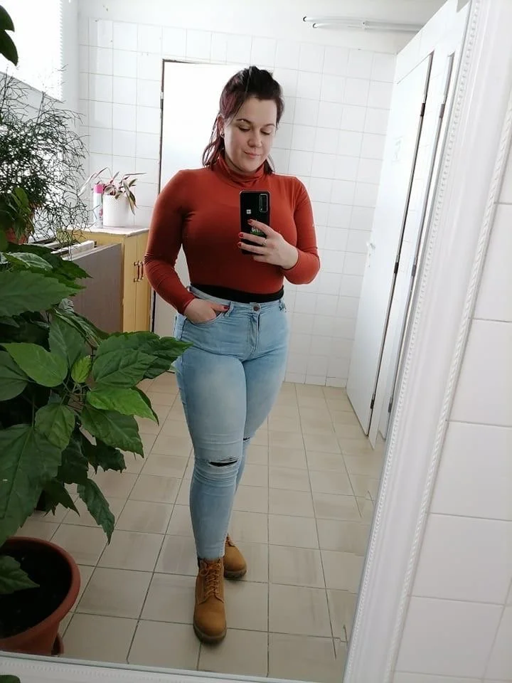 Sub white MILF with big tits image 6