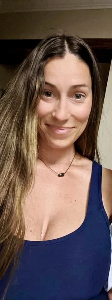 Hot dentist Gentri shows why she’s such a “daddy’s girl” image 10