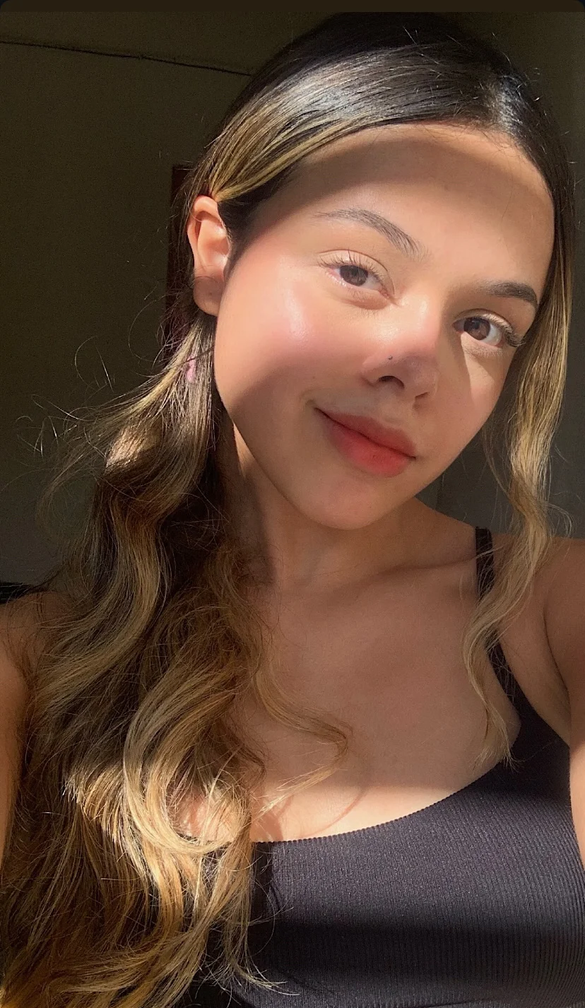 Beauty gets exposed image 3