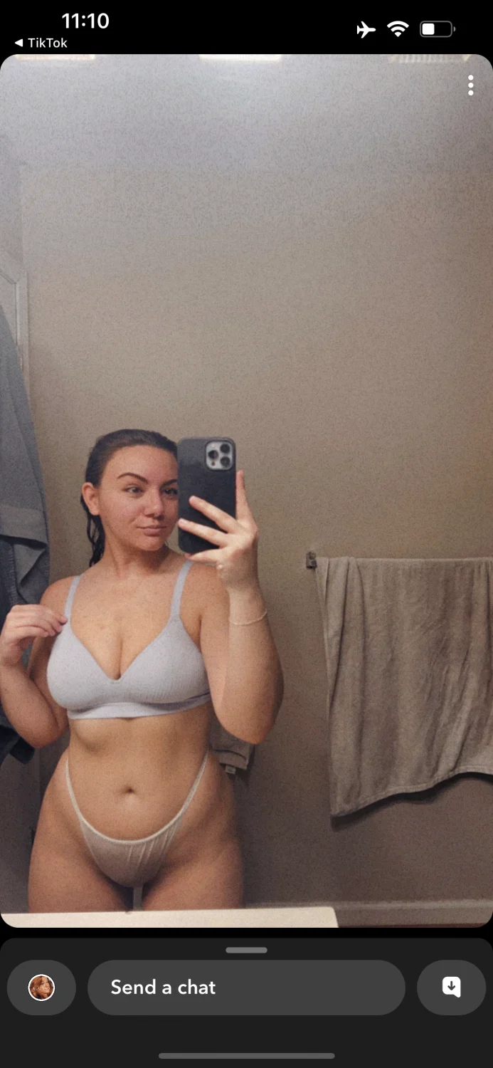 Tits bouncing- college girl image 6