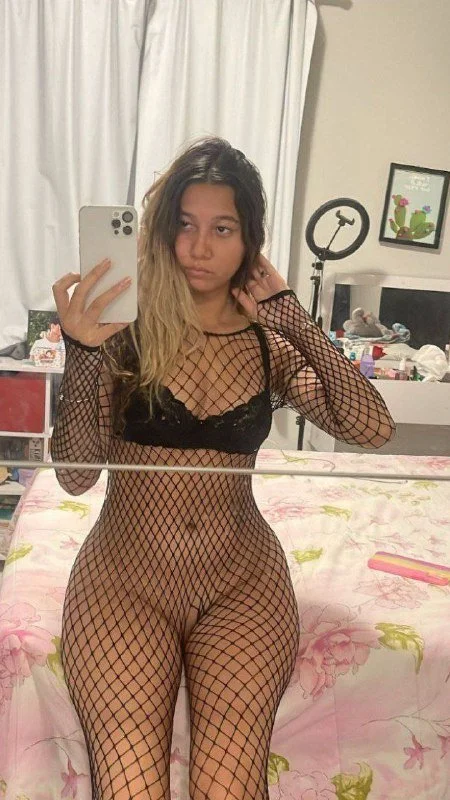 Loira safada e gostosa foi vazada! putinha caiu na net depois de terminar como corno image 4