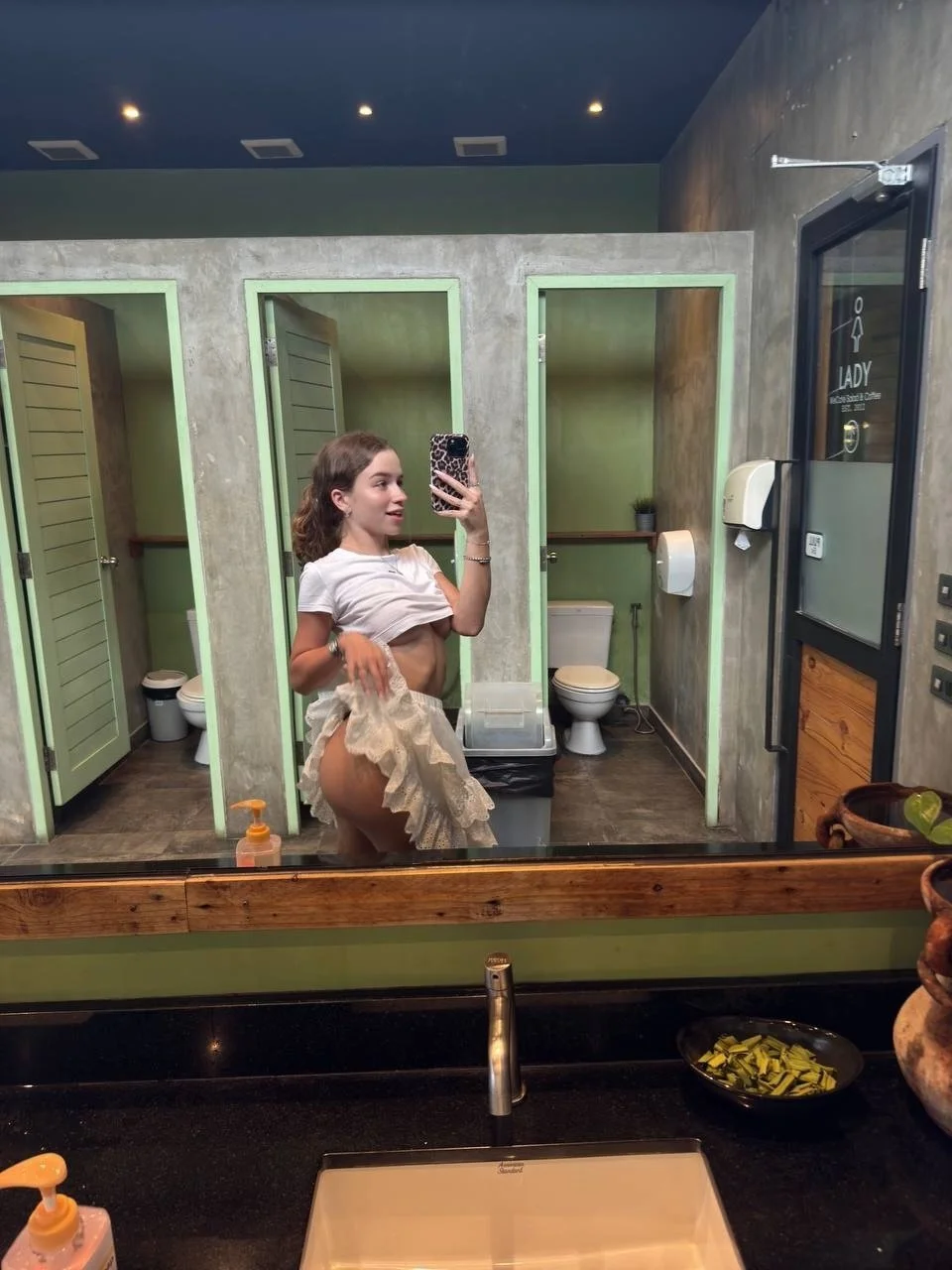 Mari Moana and my selfies image 8