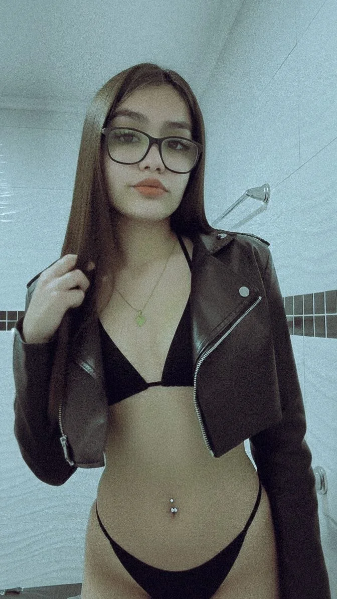 Hermosa flaquita🤤 image 6