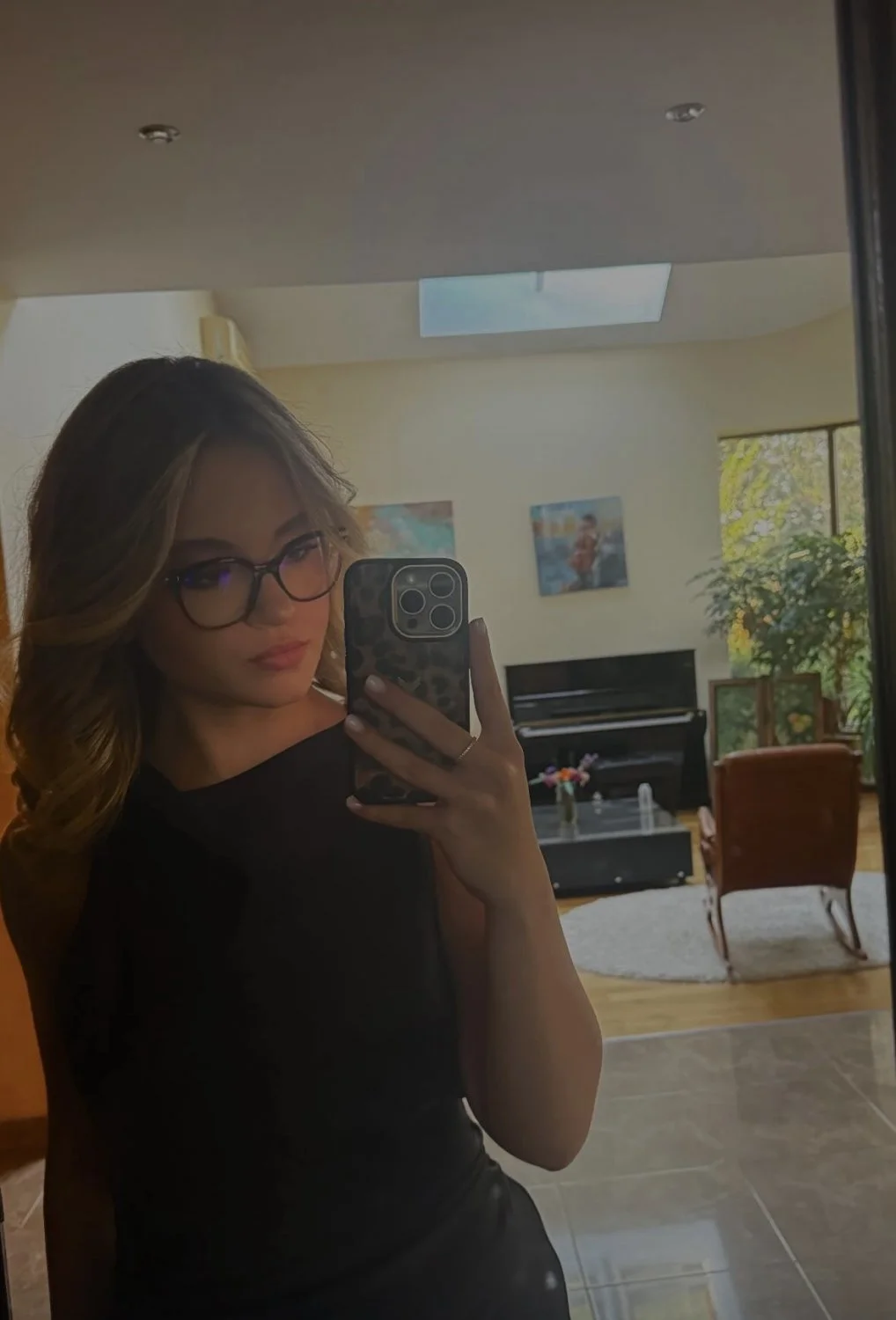 Dirty teen slut Lavinia image 2