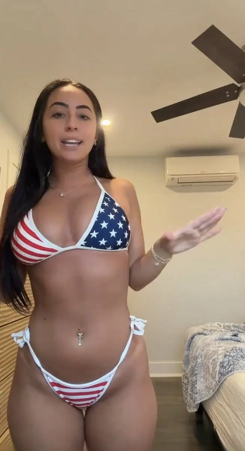Horny Bubble Butt Teen image 4