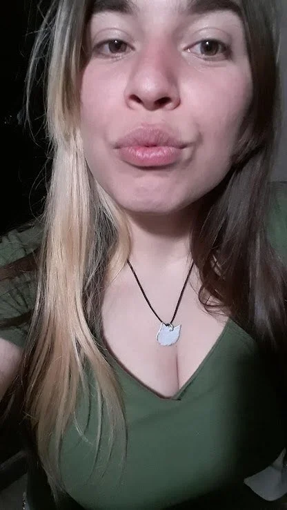 Cornudo entrega a la perra tetona de su mujer image 3