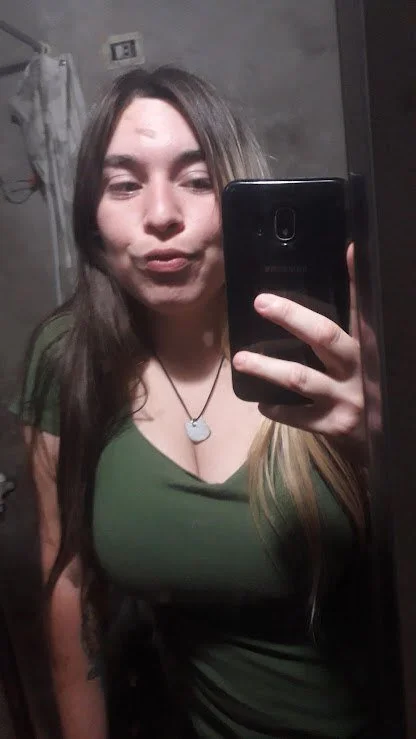 Cornudo entrega a la perra tetona de su mujer image 5