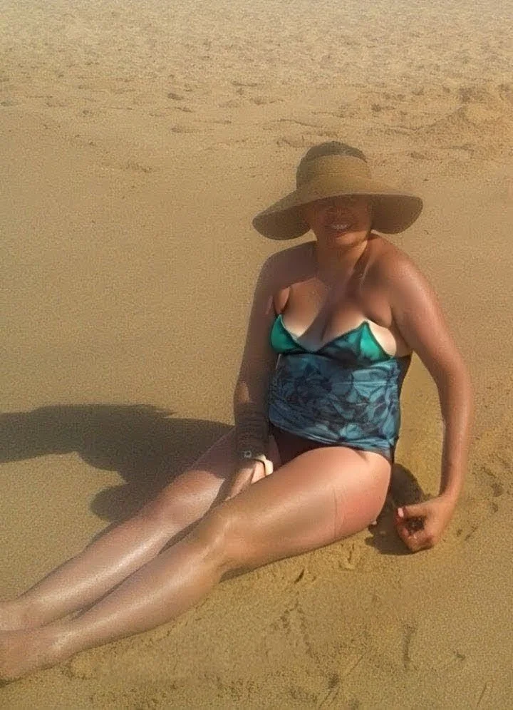 My sister on vacation with her black lover main image