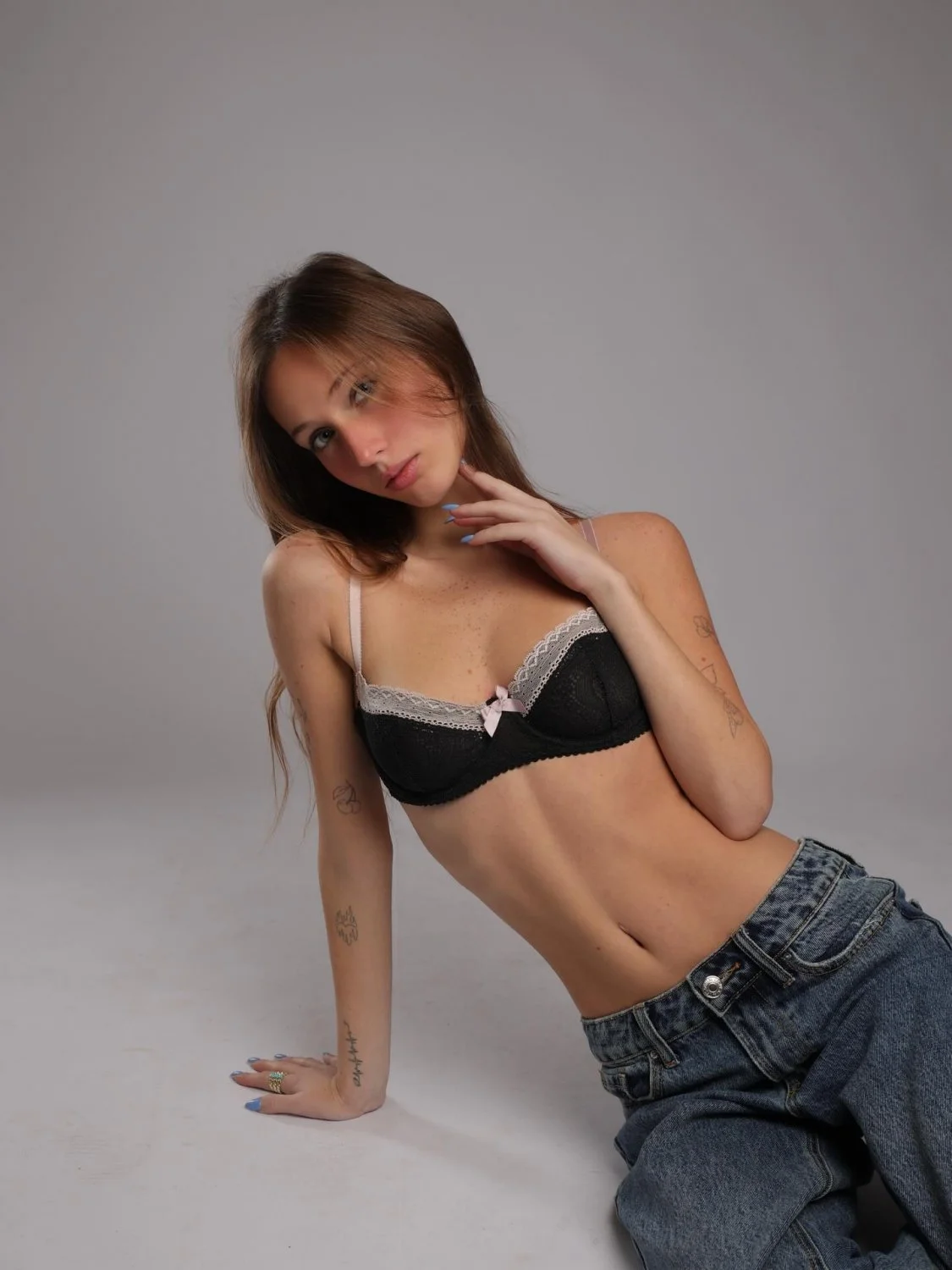 Israeli bombshell image 16