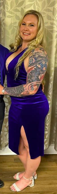 Gorgeous blonde Realtor pawg milf image 3