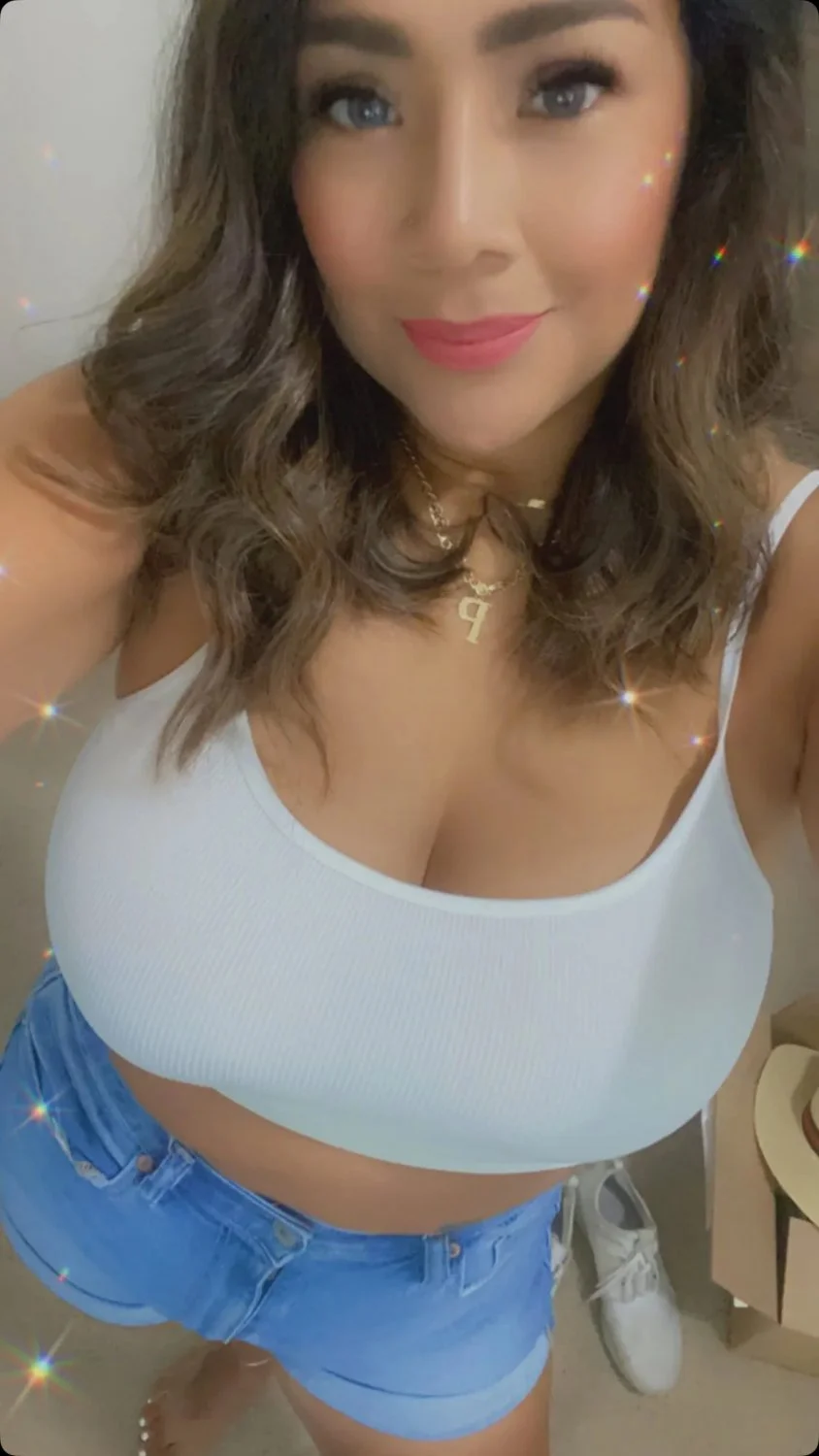 Irl Milf Latina dm if you like her image 6