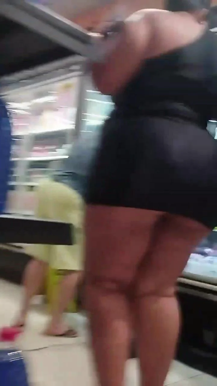 Vaca gorda Sem calcinha no mercado image 2