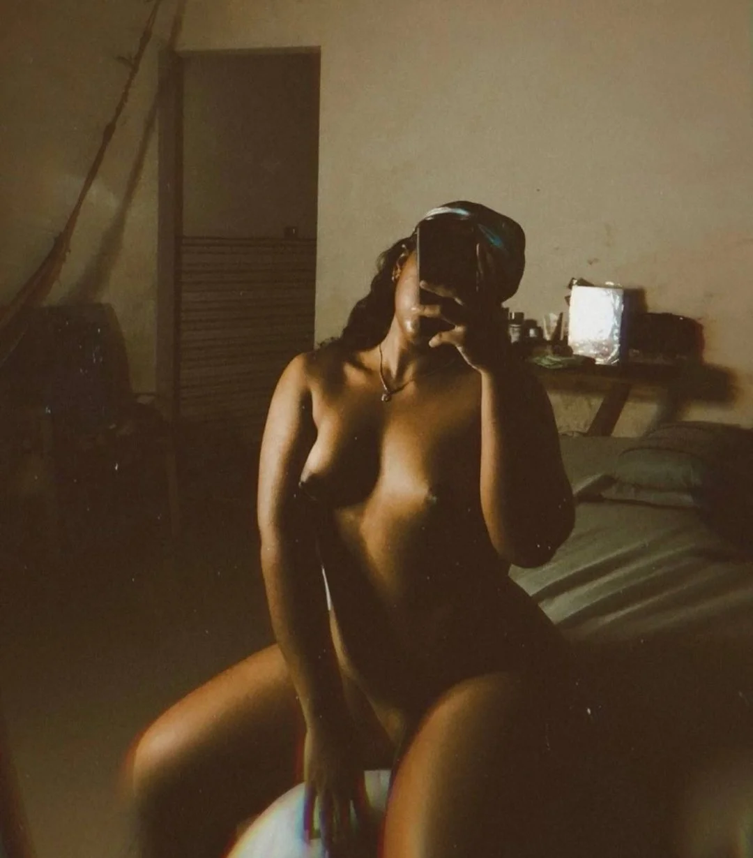 Negrita Morbosa exhibiendo su pack image 5
