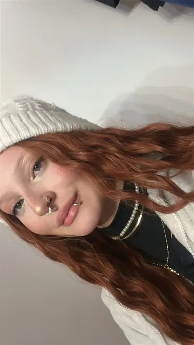 2: Cyellen, Putinha exibida de corno que banca tudo, essa sim é boa num gangbang pra tirar leite cover image
