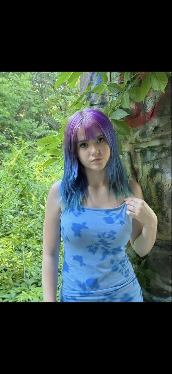 Bella 19 image 1