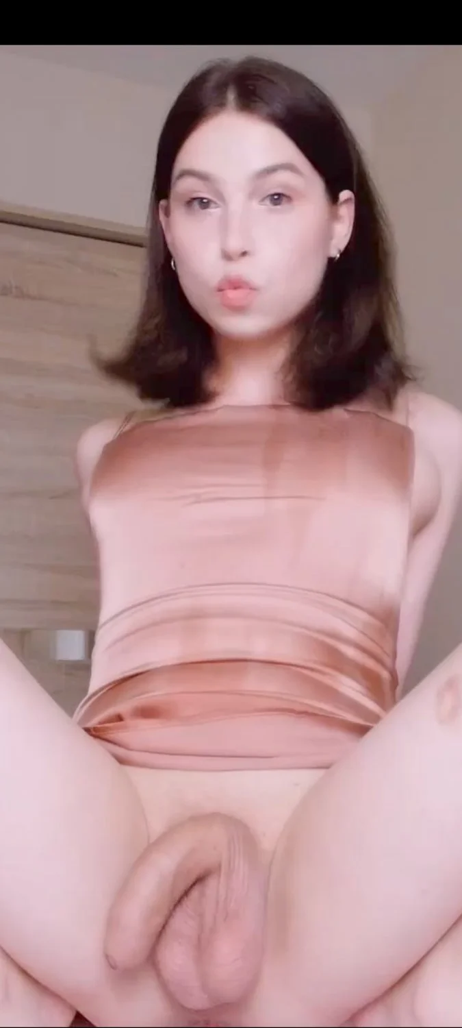 Ericaglam beautifull ts image 5