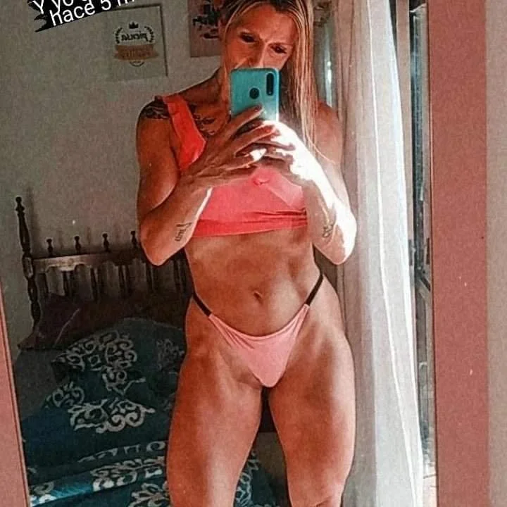 vale profe gym milf image 9