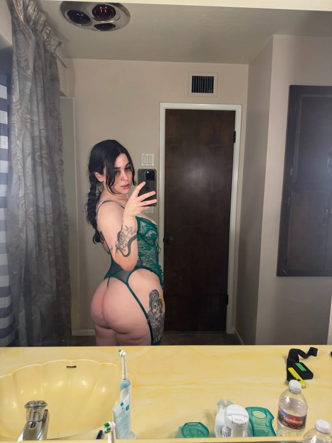 🍑📱 Booty Selfie image 39