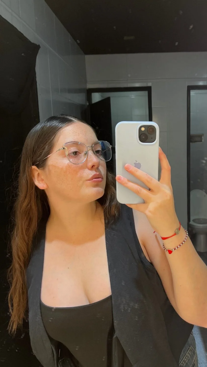 Argentina slut Jazmin lost in IRL game image 7