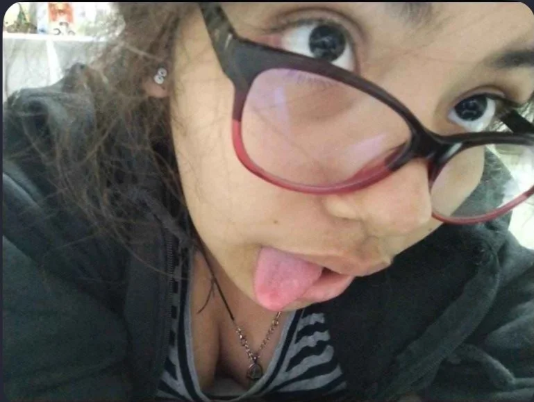 Amateur Spanish Redditor leaked. Send tribs in DMs. She wants to see image 3