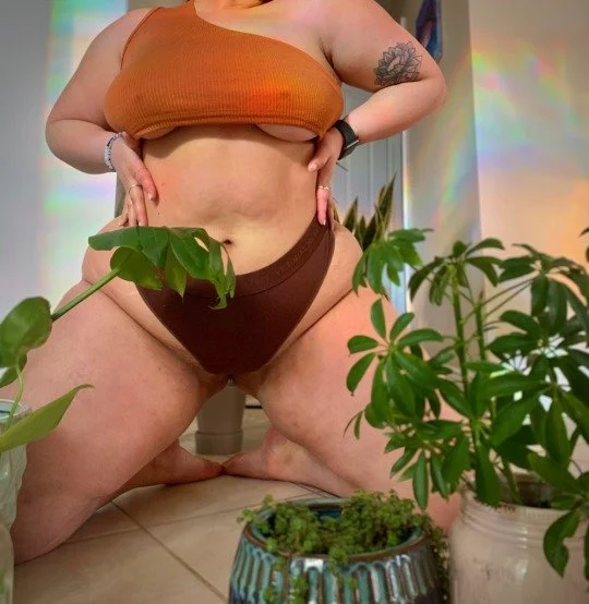 Thick redbone image 2