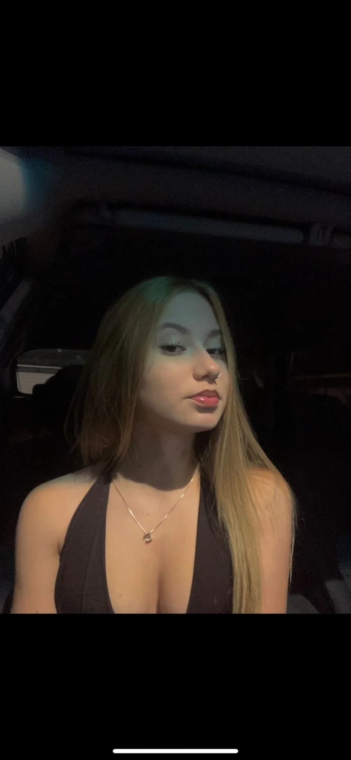 vazou emily silva novinha rebolando pelada no chuveiro main image