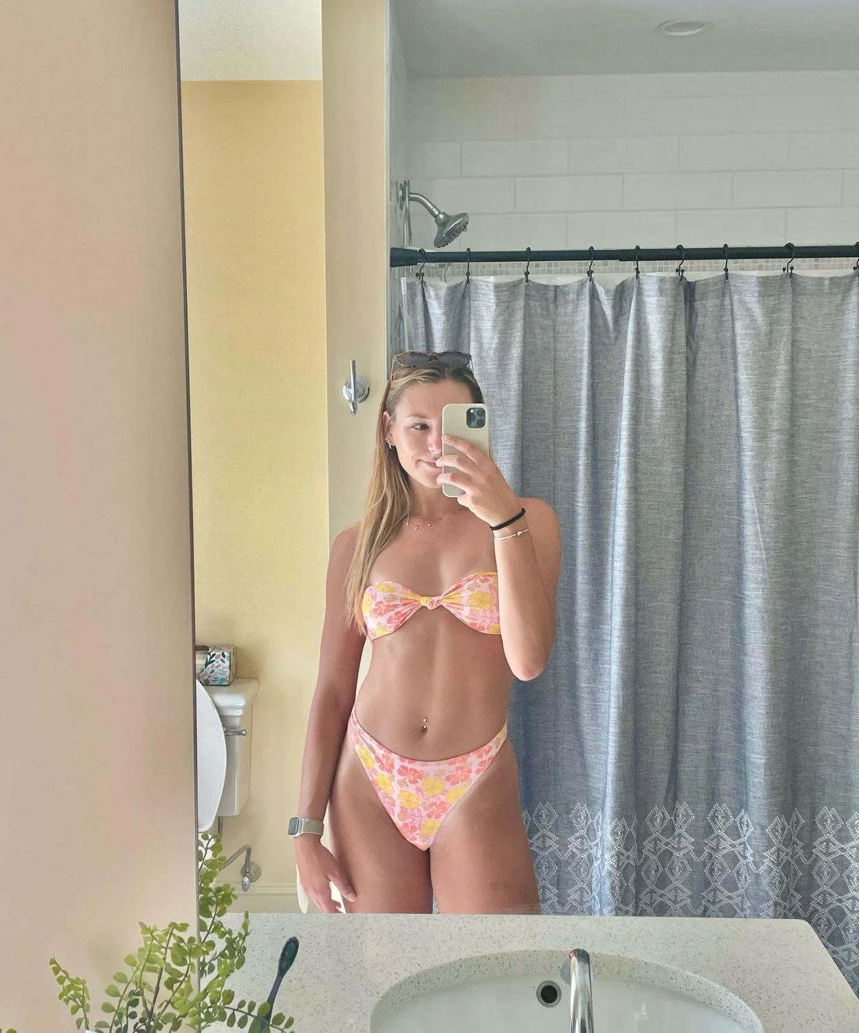 Massachusetts slut Cassie lost in IRL game image 6
