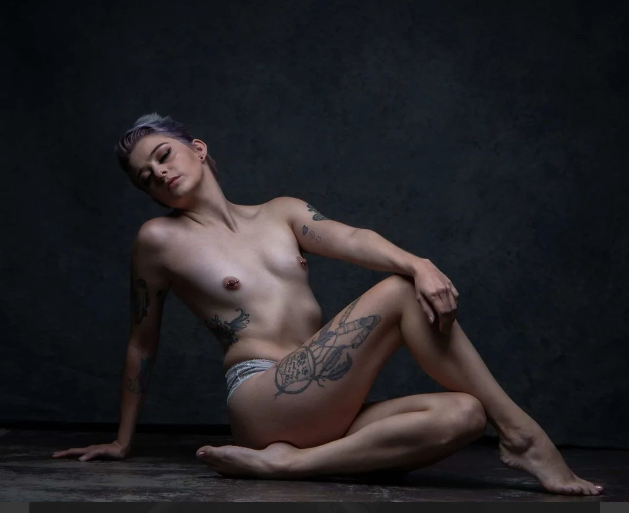 Liz Boudoir image 5