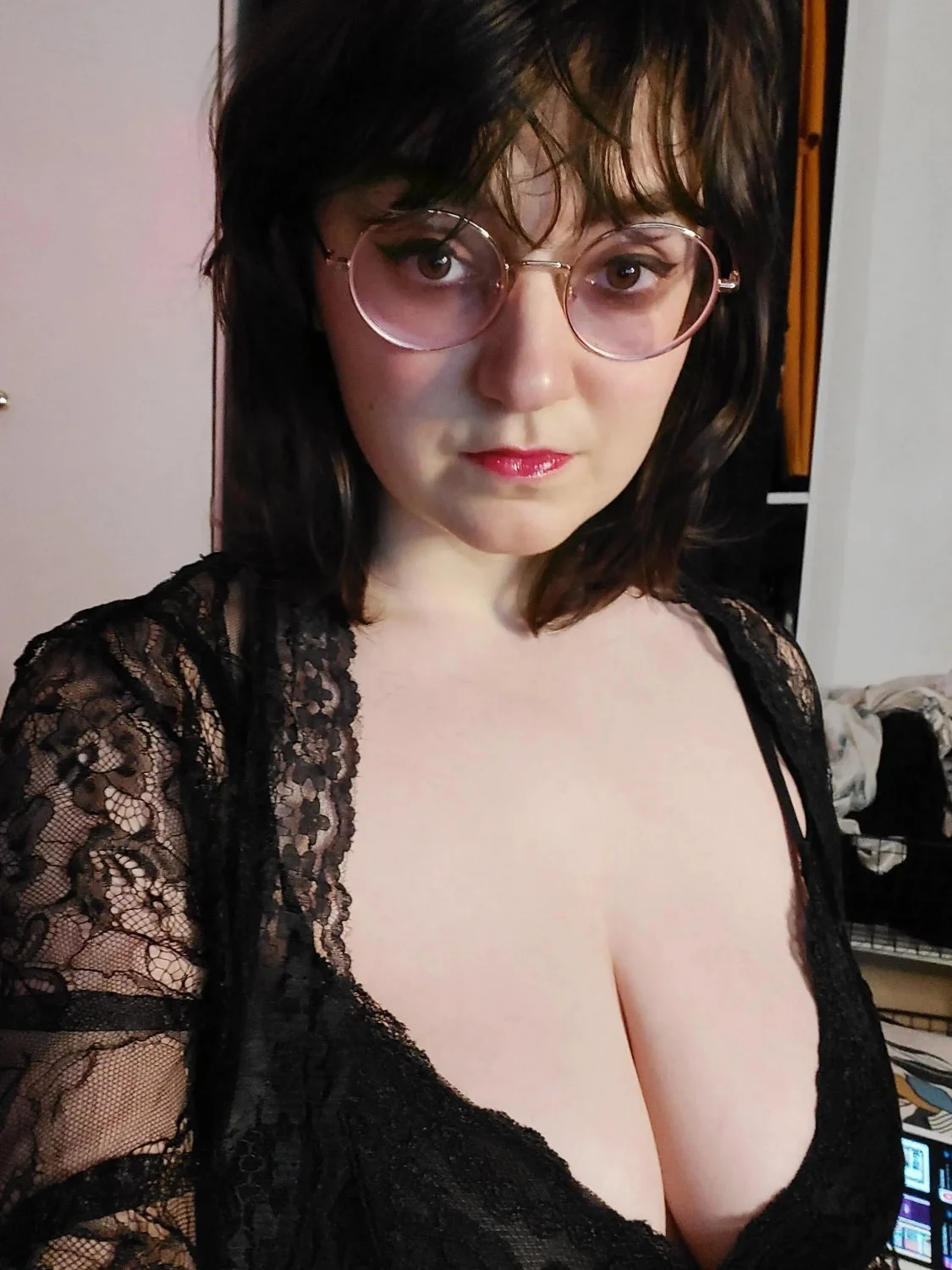 luna big tits image 3
