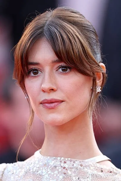 Daisy Edgar Jones main image