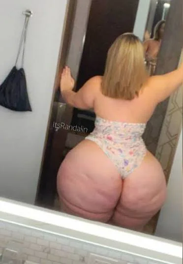 M3Ga pawG bo0tY on R@nDaL1n !! image 47