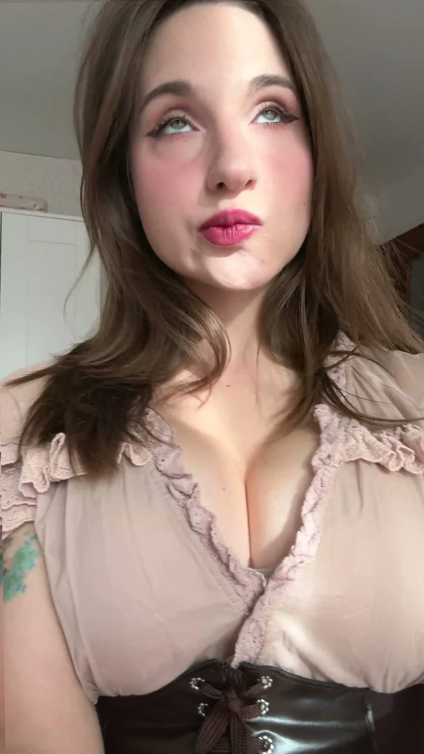 🔞 wet sexy body nude slut masturbating dripping 😈💦 See OF image 3