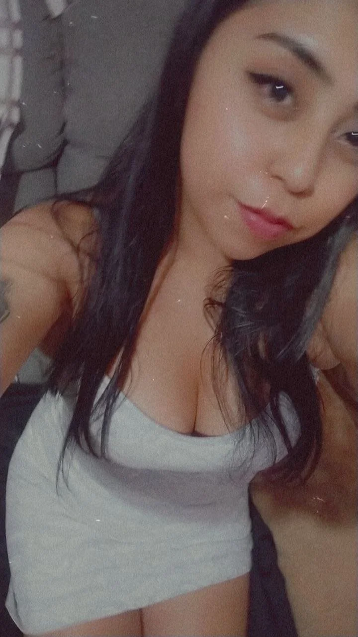 Mexicana linda Morocha Culona sexy cojiendo de perrito en hotel con su Primo image 1
