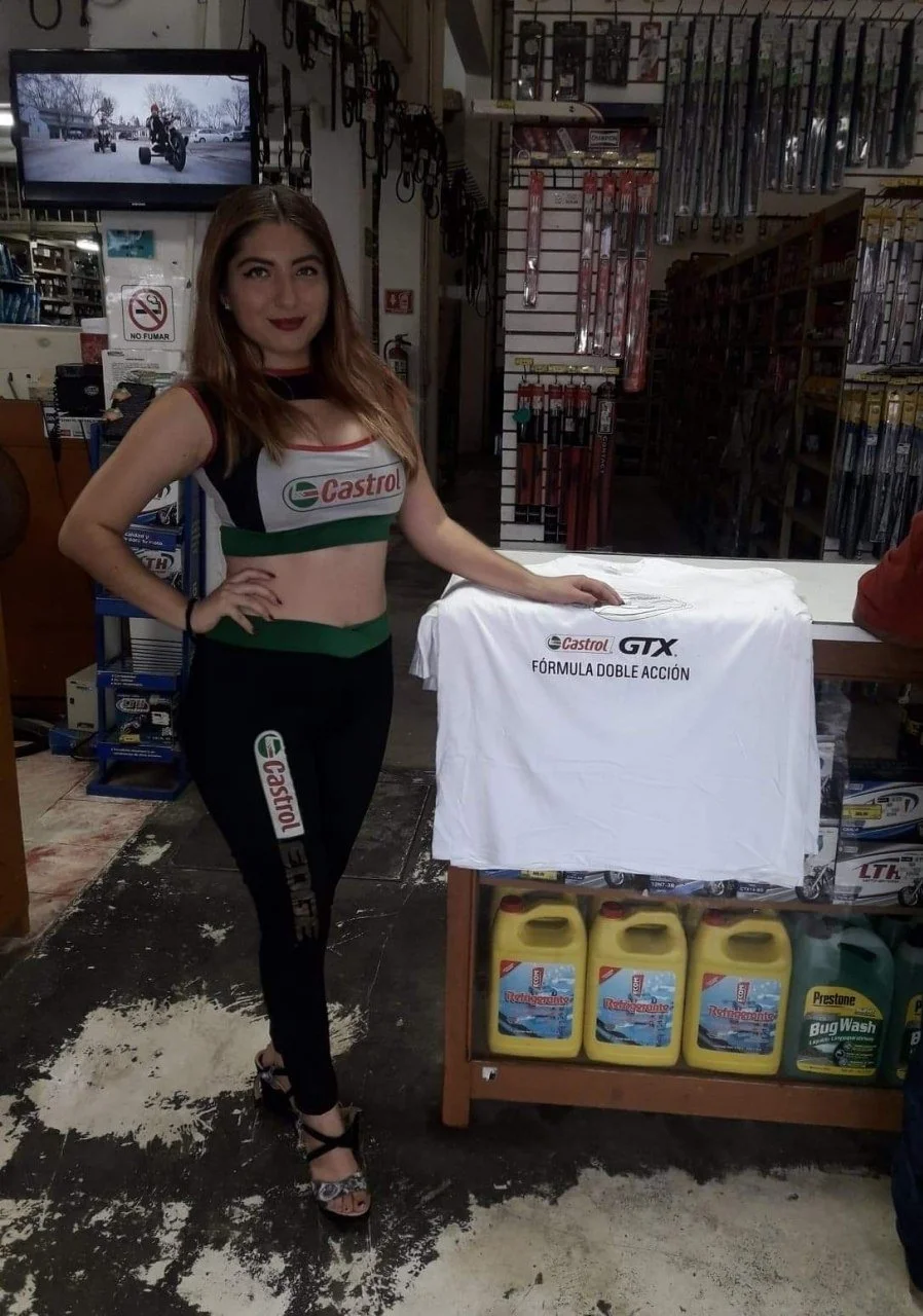 Puta hermosa del Castrol image 10