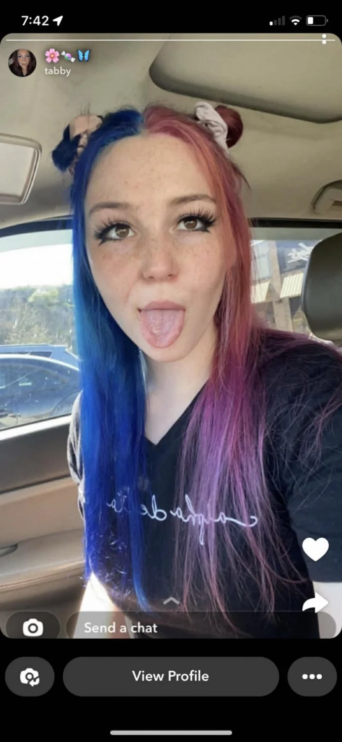 Whoever you trib you win thier nudes! image 4