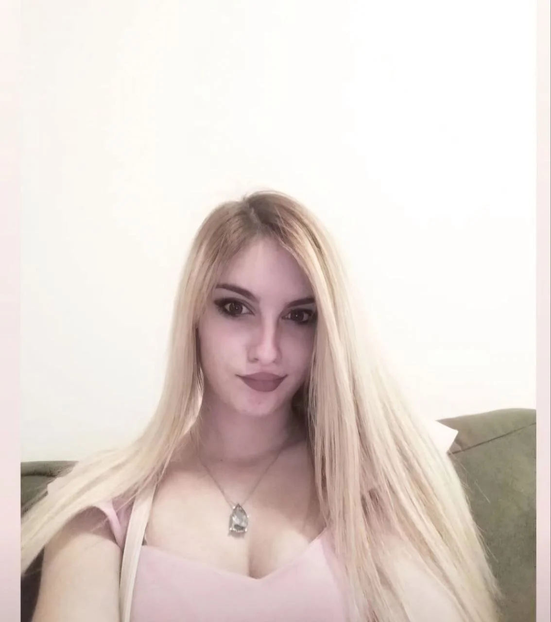 Balkan slut Andjela gets backshots image 15