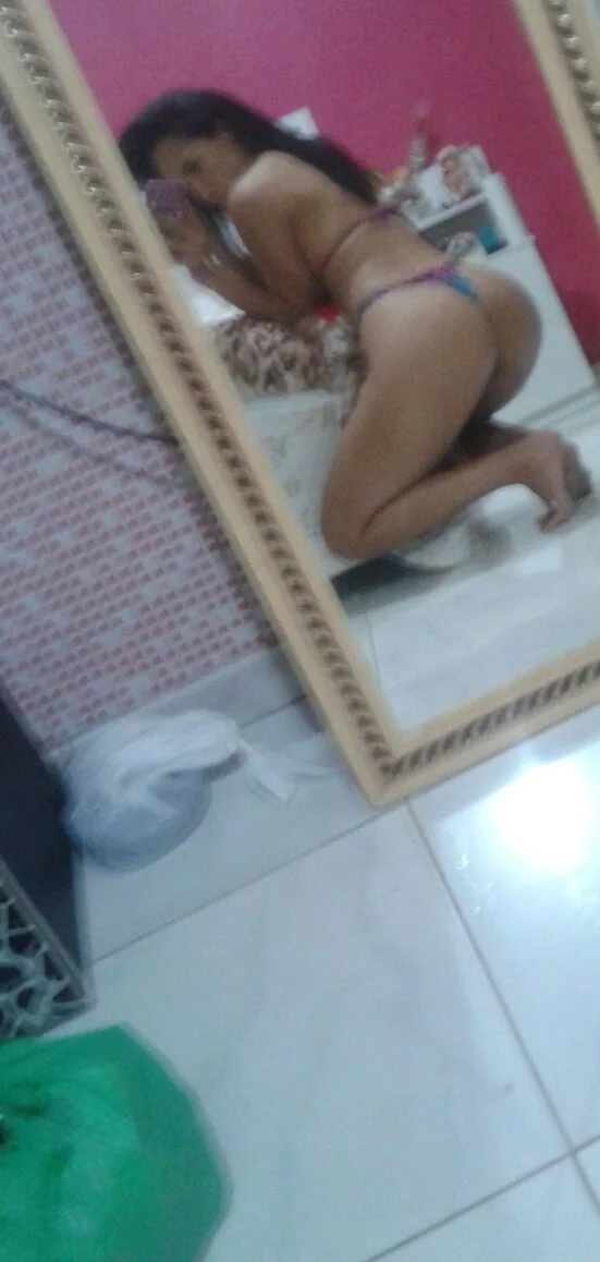 Safada metelona e boqueteira ama pau..sendo exibida aqui na vitrine prós machos apreciar esse corpo image 6