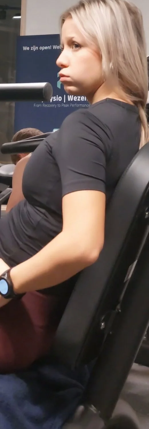 Sexy blonde Yentl G. Gym creepshots image 7