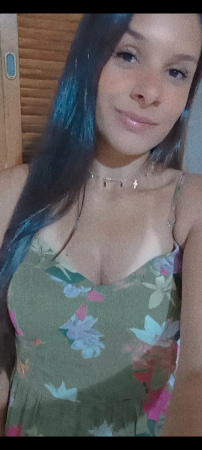 Larissa morena rabuda casada image 2