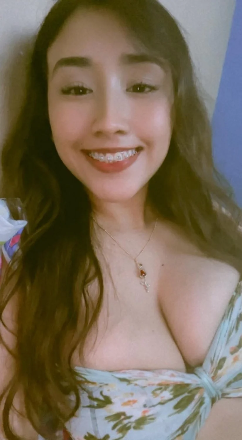 Zorrita Hermosa chichona y putita muy sexy image 16