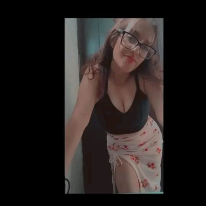 Camila Román image 5