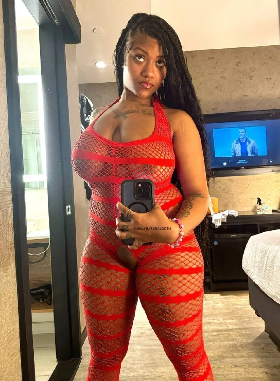 Gorgeous200 image 3