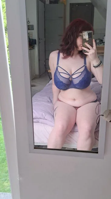 Chubby goth girl love to show herself image 19