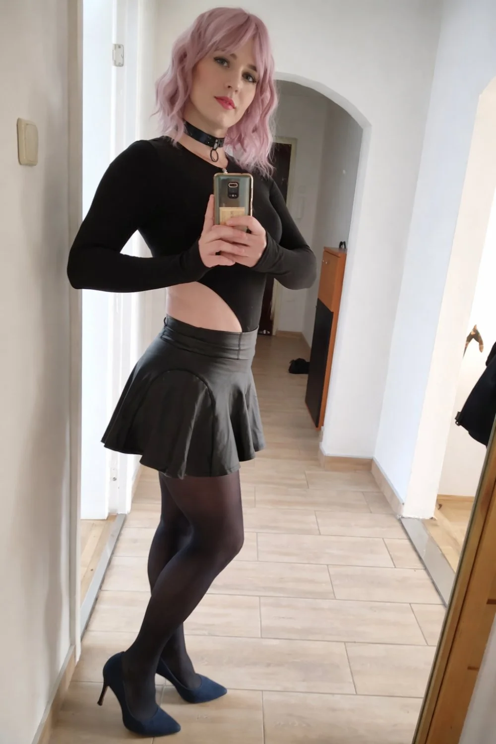 Sissy Slut Laura wants exposing image 11