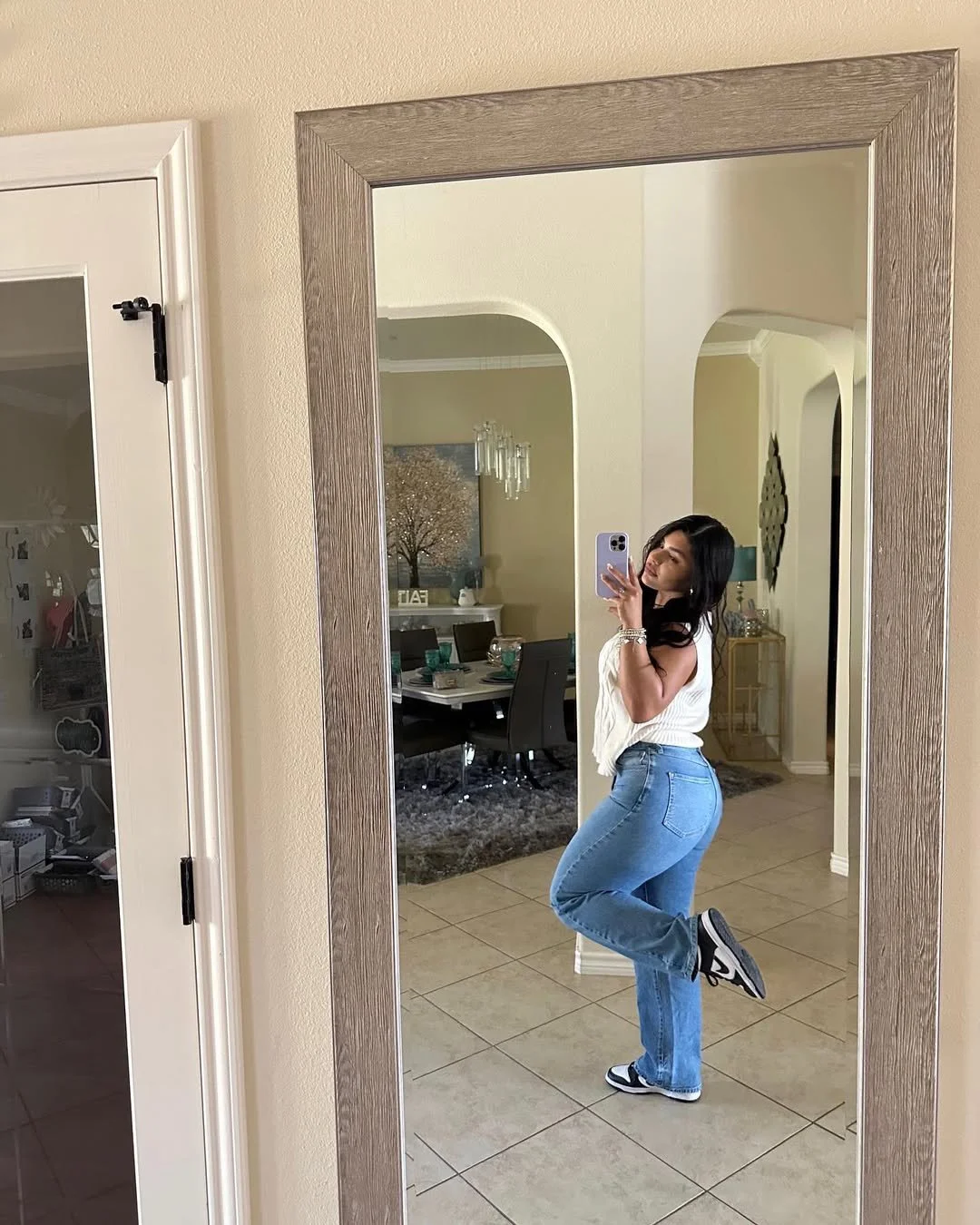 goon to latina hips and legs 1 image 11