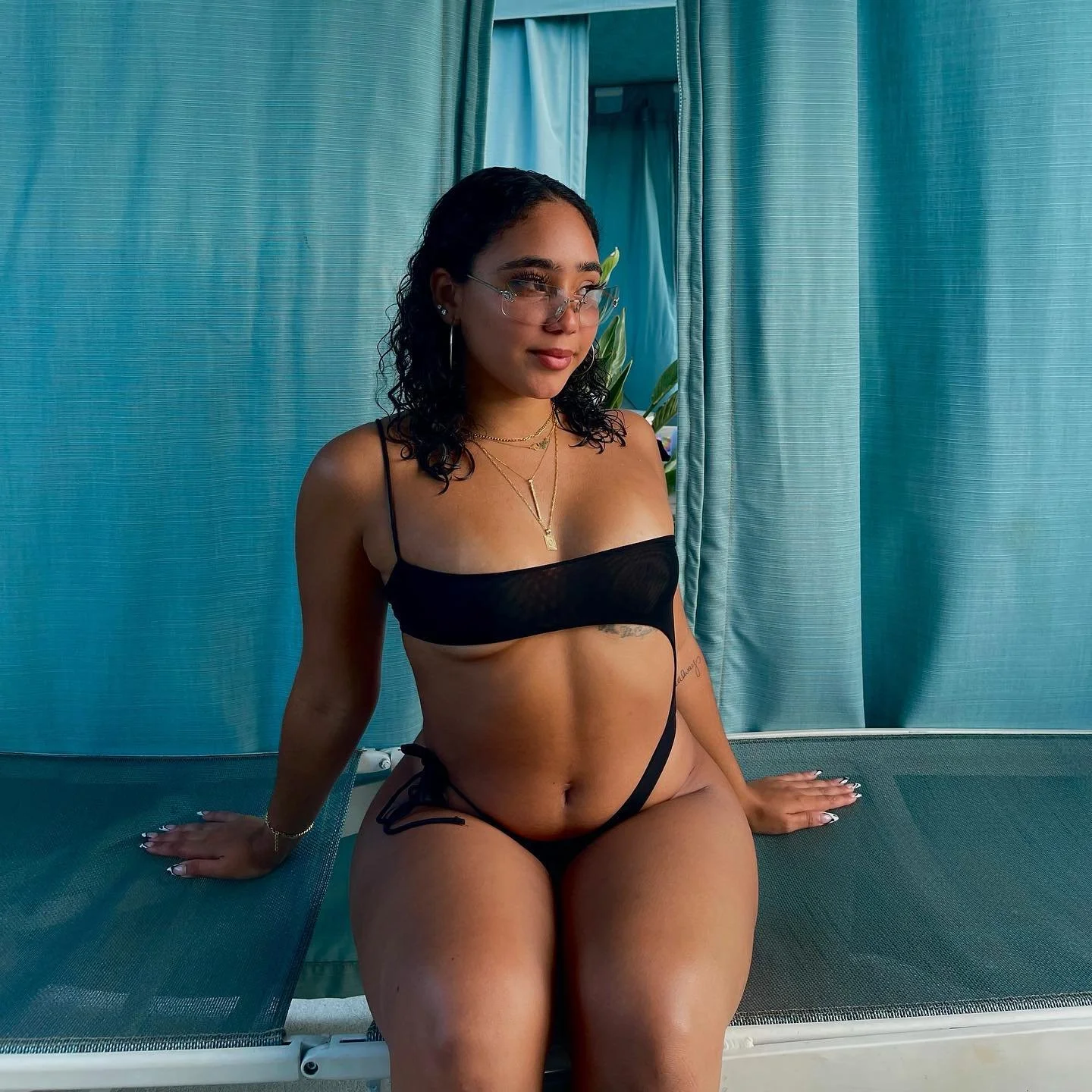 goon to latina hips and legs 1 image 33
