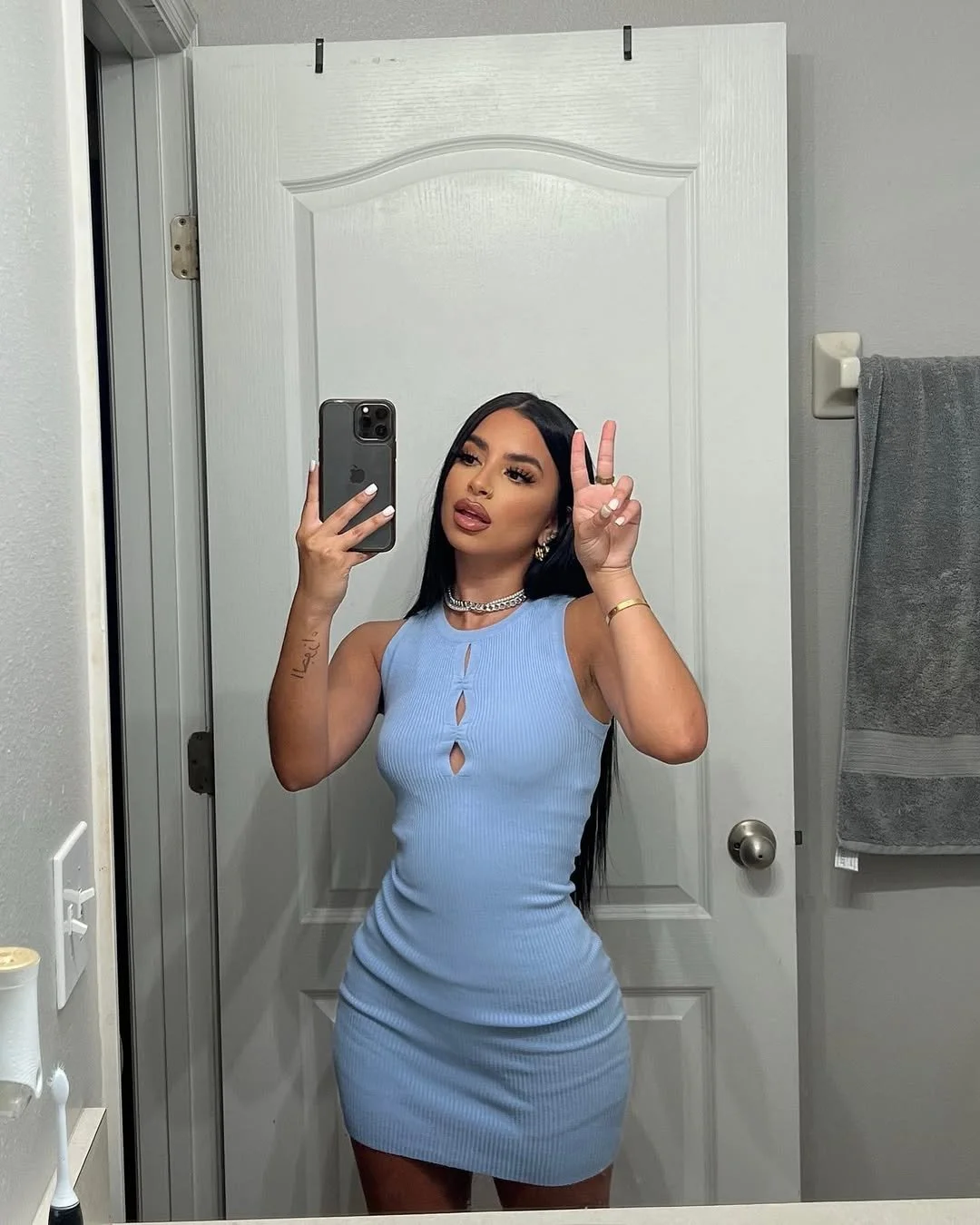 goon to latina hips and legs 1 image 41